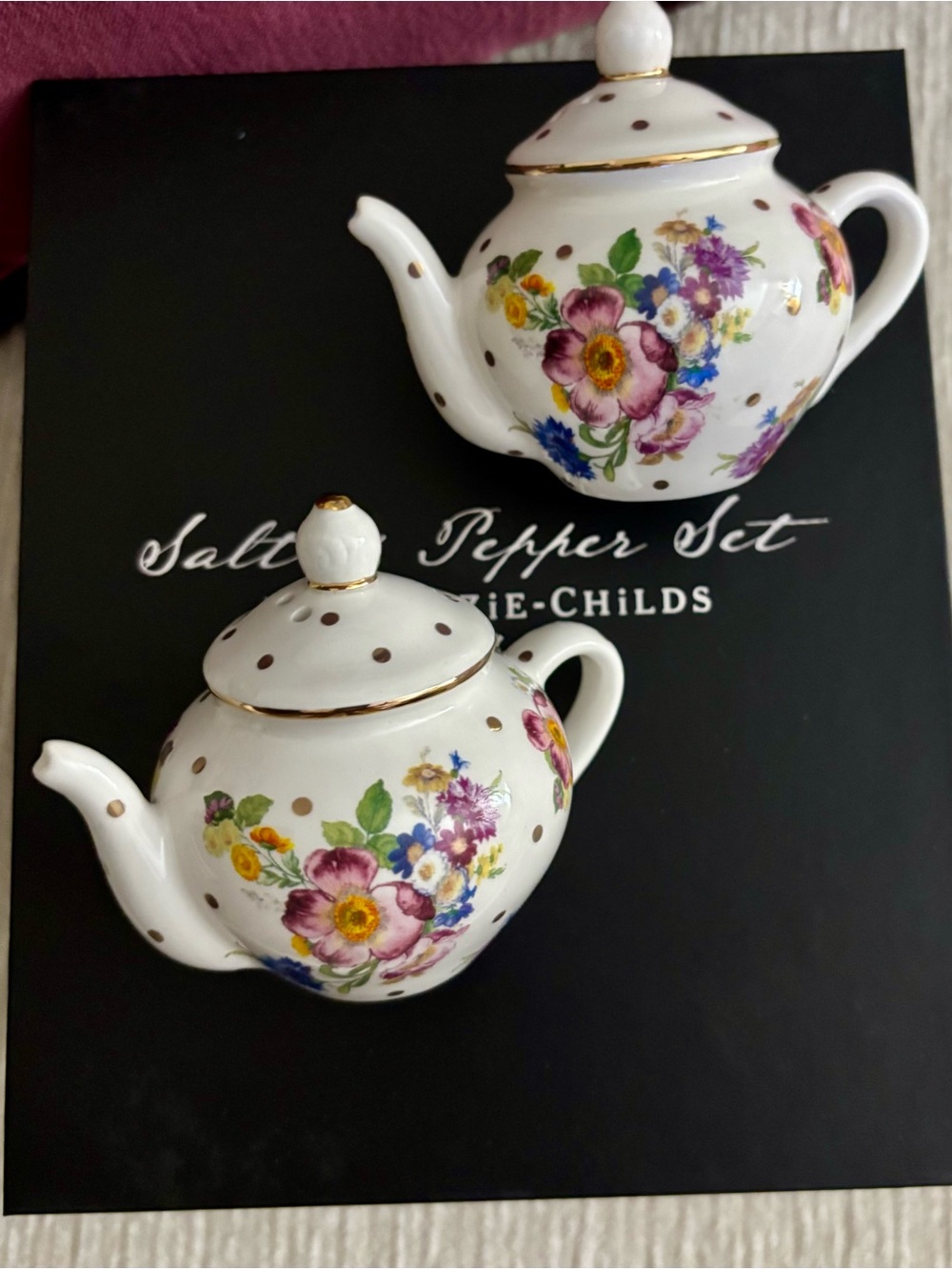 MacKenzie-Childs White Flower Market Teapot Salt & Pepper Shaker Set New in Box